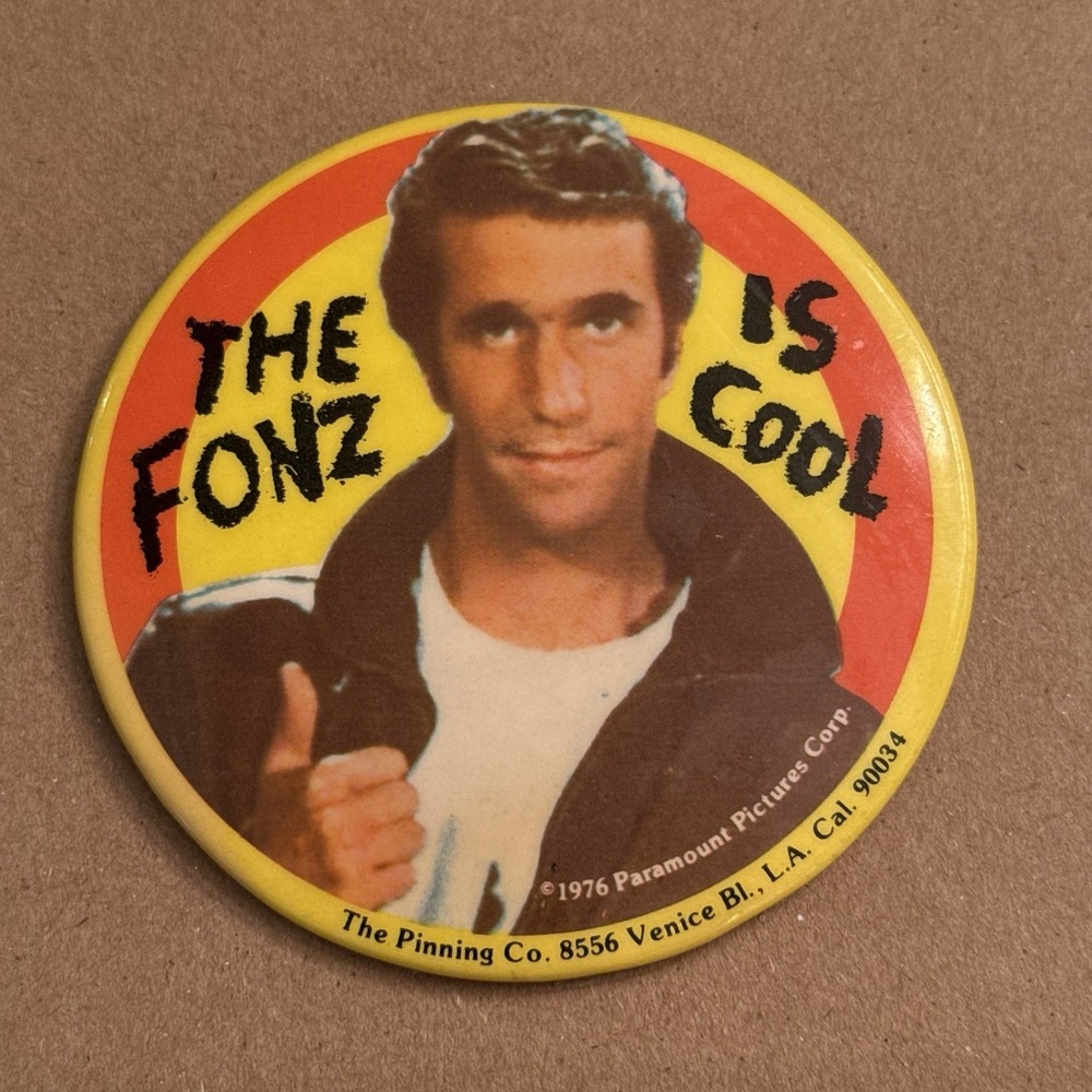 The Fonz Is Cool 1976 Happy Days Vintage Pinback Button Pin Round Circle